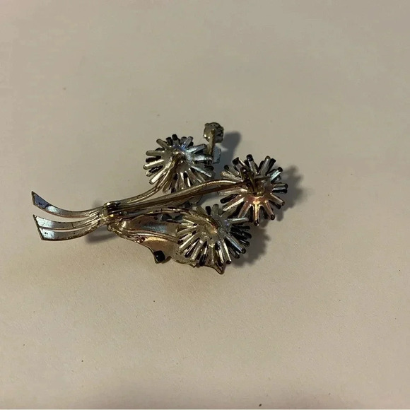 Vintage Floral Brooch - Picture 2 of 3